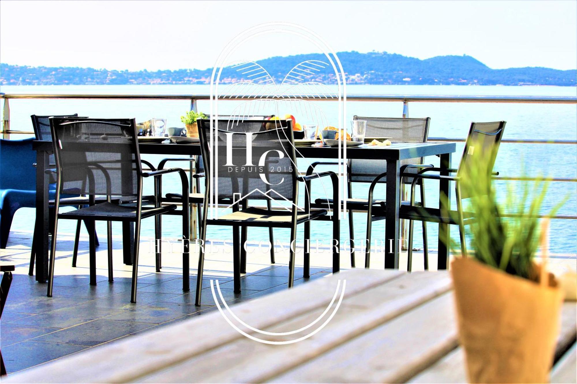 Maison Sur L'eau-hyeres-almanarre-parkings Clim Wifi By Hc Villa Hyères