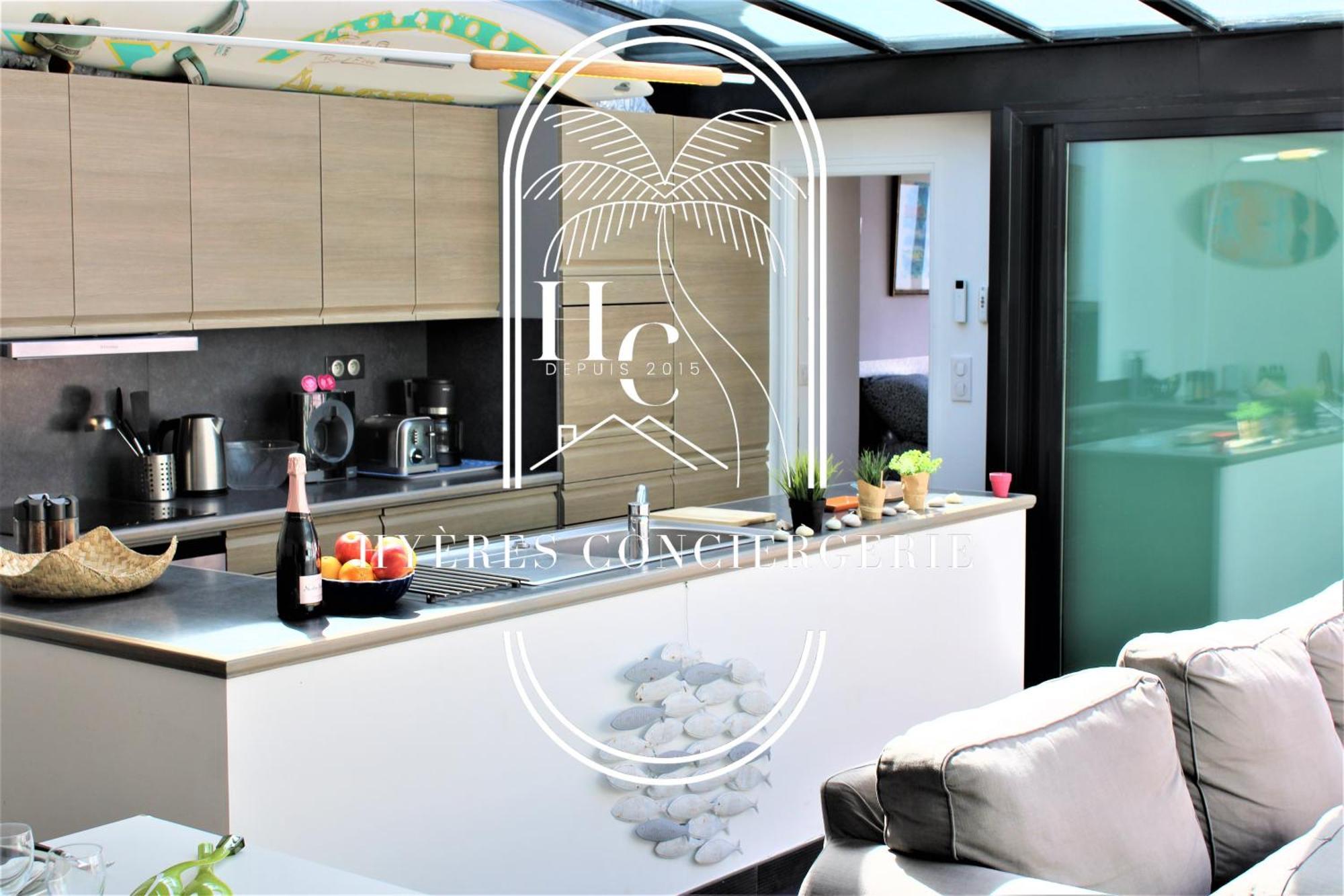 Maison Sur L'eau-hyeres-almanarre-parkings Clim Wifi By Hc Villa *